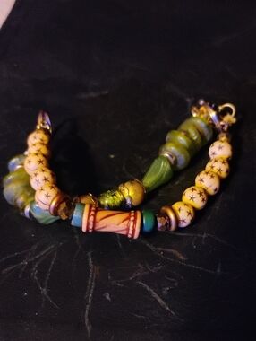 Hand Crafted Green and Cream Mixed Bead Bracelet
